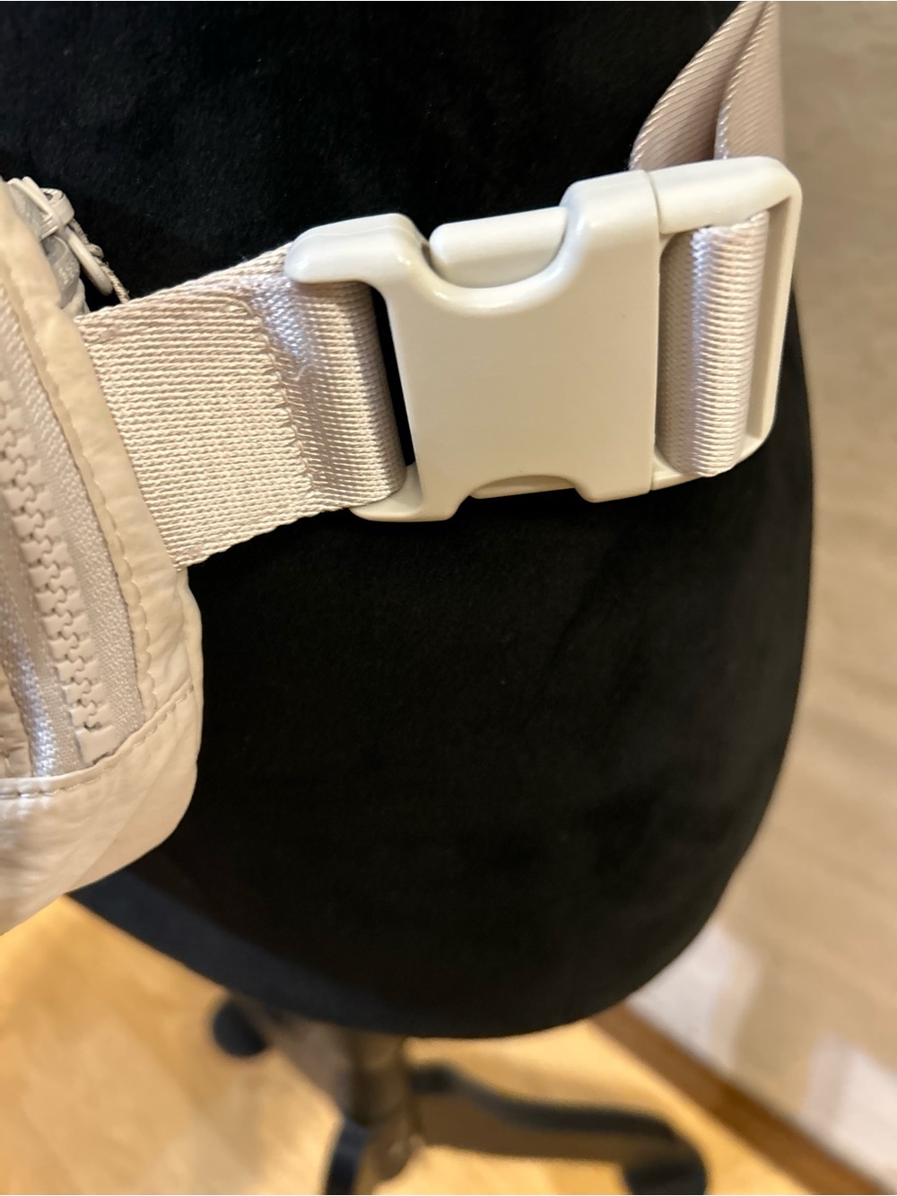 Lululemon Everywhere Off White Belt Bag (1L) - Picture 9 of 15
